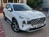 Hyundai Santa Fe 2022 года за 18 000 000 тг. в Алматы