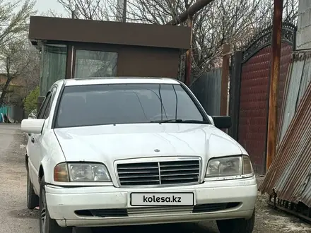 Mercedes-Benz C 220 1997 года за 1 200 000 тг. в Алматы