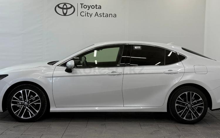 Toyota Camry Luxe eCVT — миниатюра 3