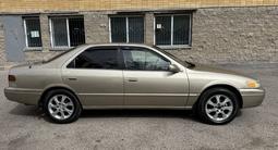 Toyota Camry 1998 года за 3 650 000 тг. в Астана – фото 4