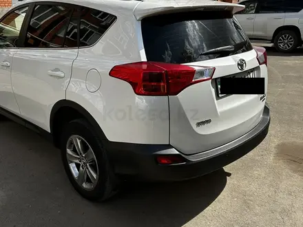 Toyota RAV4 2015 года за 11 700 000 тг. в Уральск – фото 17