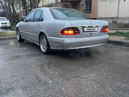 Mercedes-Benz E 320 2001 года за 5 800 000 тг. в Туркестан – фото 10