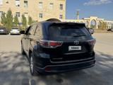 Toyota Highlander 2015 года за 8 200 000 тг. в Актобе – фото 4