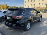 Toyota Highlander 2015 года за 8 200 000 тг. в Актобе – фото 3