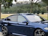 Накладки нв пороги (юбка) на BMW БМВ F10 Ф10 за 35 000 тг. в Алматы – фото 3