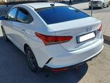 Hyundai Accent 2021 года за 8 500 000 тг. в Астана – фото 2