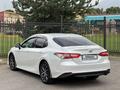 Toyota Camry 2021 годаfor17 100 000 тг. в Шымкент – фото 4