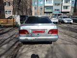 Mercedes-Benz E 200 1995 года за 1 800 000 тг. в Караганда – фото 2