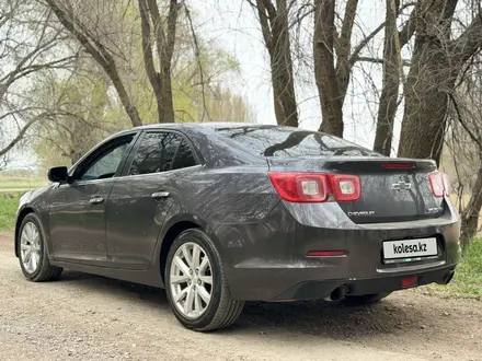 Chevrolet Malibu 2014 года за 6 000 000 тг. в Алматы – фото 10