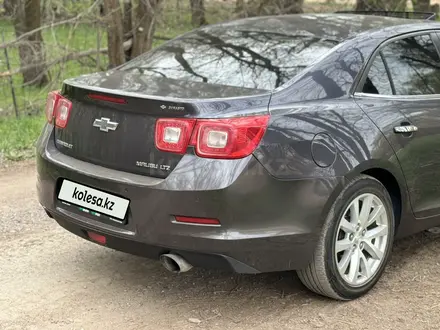 Chevrolet Malibu 2014 года за 6 000 000 тг. в Алматы – фото 11