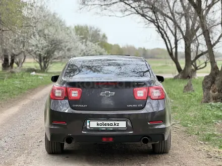 Chevrolet Malibu 2014 года за 6 000 000 тг. в Алматы – фото 9