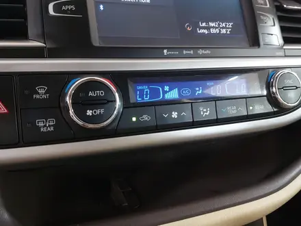 Toyota Highlander 2018 года за 14 000 000 тг. в Шымкент – фото 21