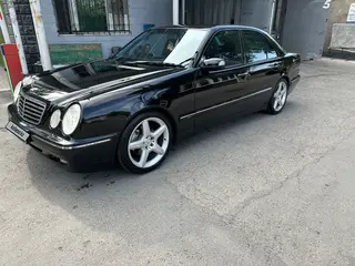 Mercedes-Benz E 320