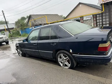 Mercedes-Benz E 230 1991 года за 850 000 тг. в Алматы – фото 4