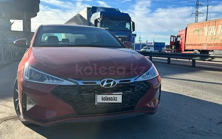 Hyundai Elantra 2019 года за 6 500 000 тг. в Уральск
