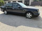 Mercedes-Benz E 320 1996 года за 3 200 000 тг. в Тараз – фото 2