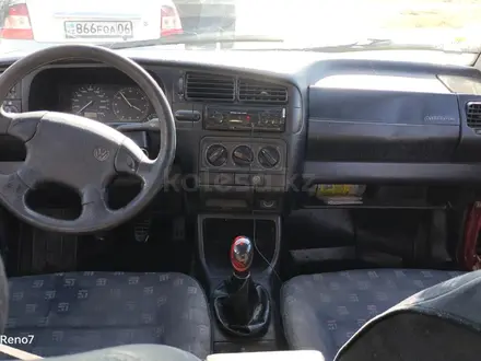 Volkswagen Golf 1993 года за 850 000 тг. в Атырау – фото 11