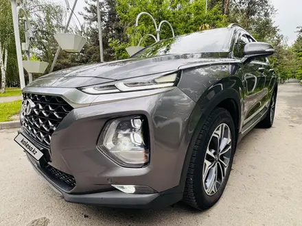 Hyundai Santa Fe 2018 года за 11 700 000 тг. в Алматы – фото 2