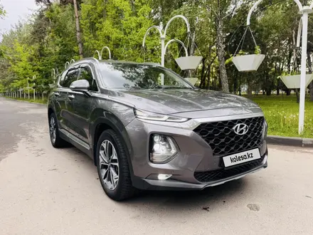Hyundai Santa Fe 2018 года за 11 700 000 тг. в Алматы – фото 4