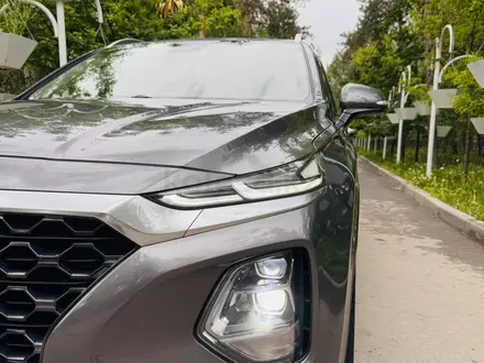 Hyundai Santa Fe 2018 года за 11 700 000 тг. в Алматы – фото 6
