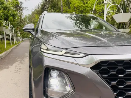 Hyundai Santa Fe 2018 года за 11 700 000 тг. в Алматы – фото 7
