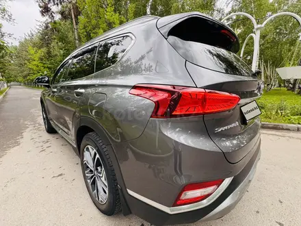 Hyundai Santa Fe 2018 года за 11 700 000 тг. в Алматы – фото 9