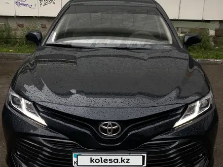 Toyota Camry 2020 года за 13 000 000 тг. в Астана