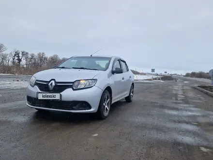 Renault Logan 2015 года за 3 500 000 тг. в Астана – фото 2