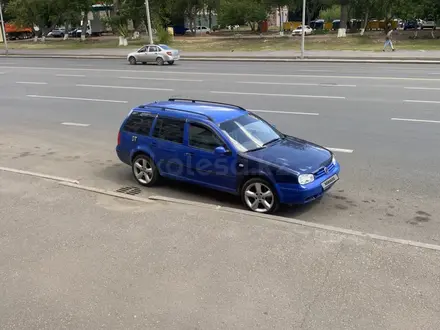 Volkswagen Golf 2001 года за 1 700 000 тг. в Астана – фото 2