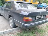 Mercedes-Benz E 220 1993 годаүшін1 800 000 тг. в Усть-Каменогорск