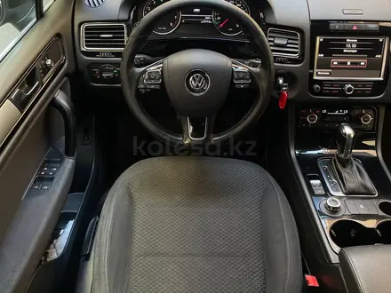 Volkswagen Touareg 2011 года за 9 690 000 тг. в Алматы – фото 7