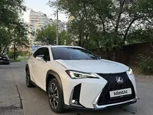 Lexus ux-200, 2020