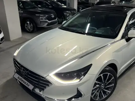 Hyundai Sonata 2020 года за 13 700 000 тг. в Алматы – фото 2