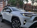 Toyota RAV4 2021 года за 21 500 000 тг. в Уральск