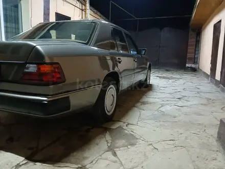 Mercedes-Benz E 230 1990 года за 1 500 000 тг. в Тараз – фото 4