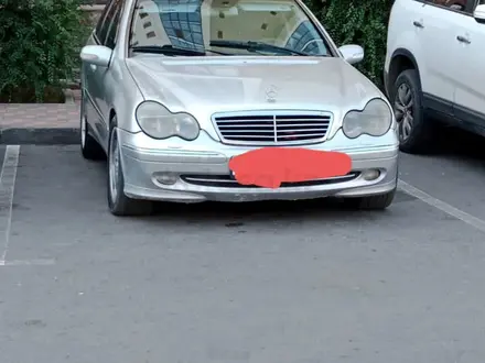 Mercedes-Benz C 200 2002 года за 3 500 000 тг. в Астана – фото 3