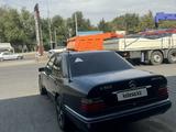 Mercedes-Benz E 320 1993 года за 2 200 000 тг. в Алматы – фото 2