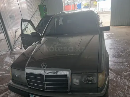 Mercedes-Benz E 320 1990 года за 2 100 000 тг. в Алматы – фото 11