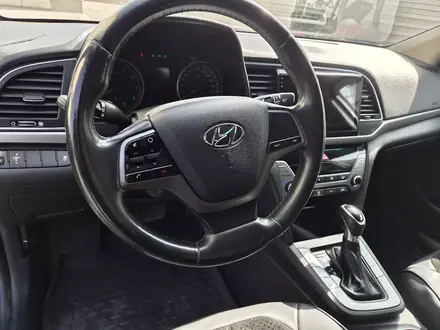 Hyundai Elantra 2018 года за 6 500 000 тг. в Алматы – фото 4