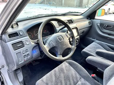 Honda CR-V 1999 года за 4 200 000 тг. в Алматы – фото 38