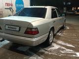 Mercedes-Benz E 220 1993 года за 1 700 000 тг. в Тараз – фото 5