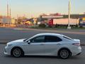 Toyota Camry 2018 года за 11 200 000 тг. в Уральск – фото 3
