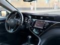 Toyota Camry 2018 года за 11 200 000 тг. в Уральск – фото 6