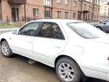 Toyota Camry 2001 года за 1 600 000 тг. в Актобе – фото 2