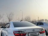Toyota Camry 2015 года за 13 000 000 тг. в Шымкент – фото 3