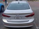 Hyundai Elantra 2017 года за 5 800 000 тг. в Атырау – фото 2