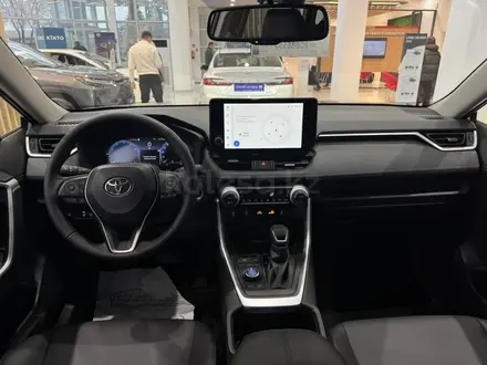 Toyota RAV4 Luxe 2025 года за 24 490 000 тг. в Атырау – фото 11