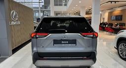 Toyota RAV4 Luxe 2025 года за 24 490 000 тг. в Атырау – фото 5