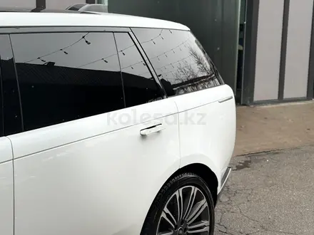 Land Rover Range Rover 2022 года за 72 000 000 тг. в Алматы – фото 16