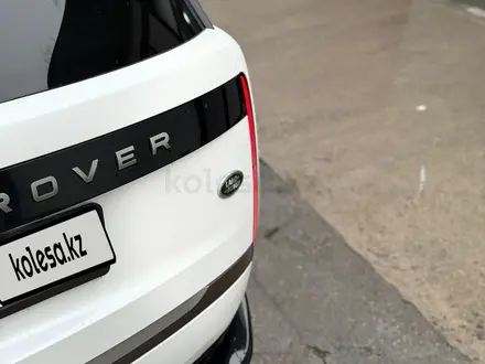 Land Rover Range Rover 2022 года за 72 000 000 тг. в Алматы – фото 27